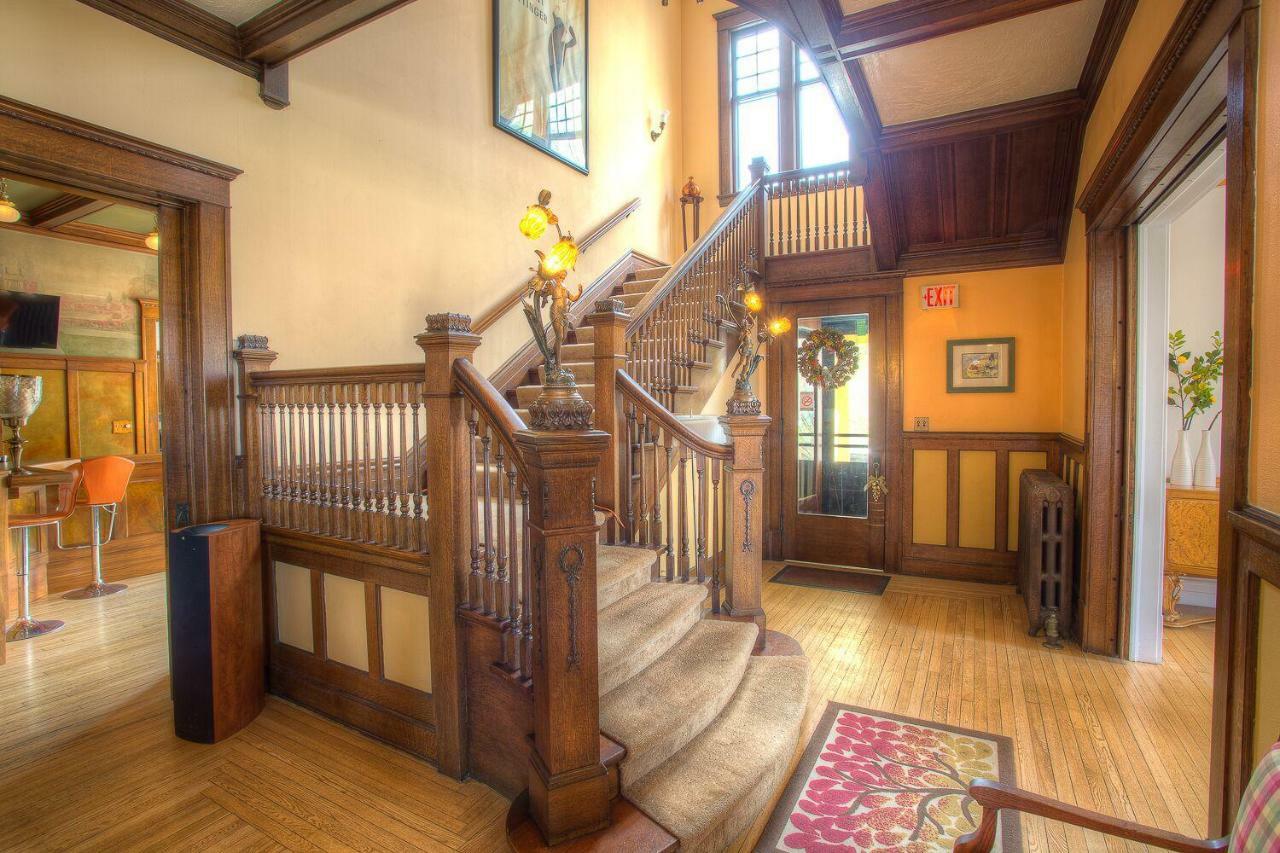 Lauerman House Inn Bed & Breakfast Marinette Esterno foto